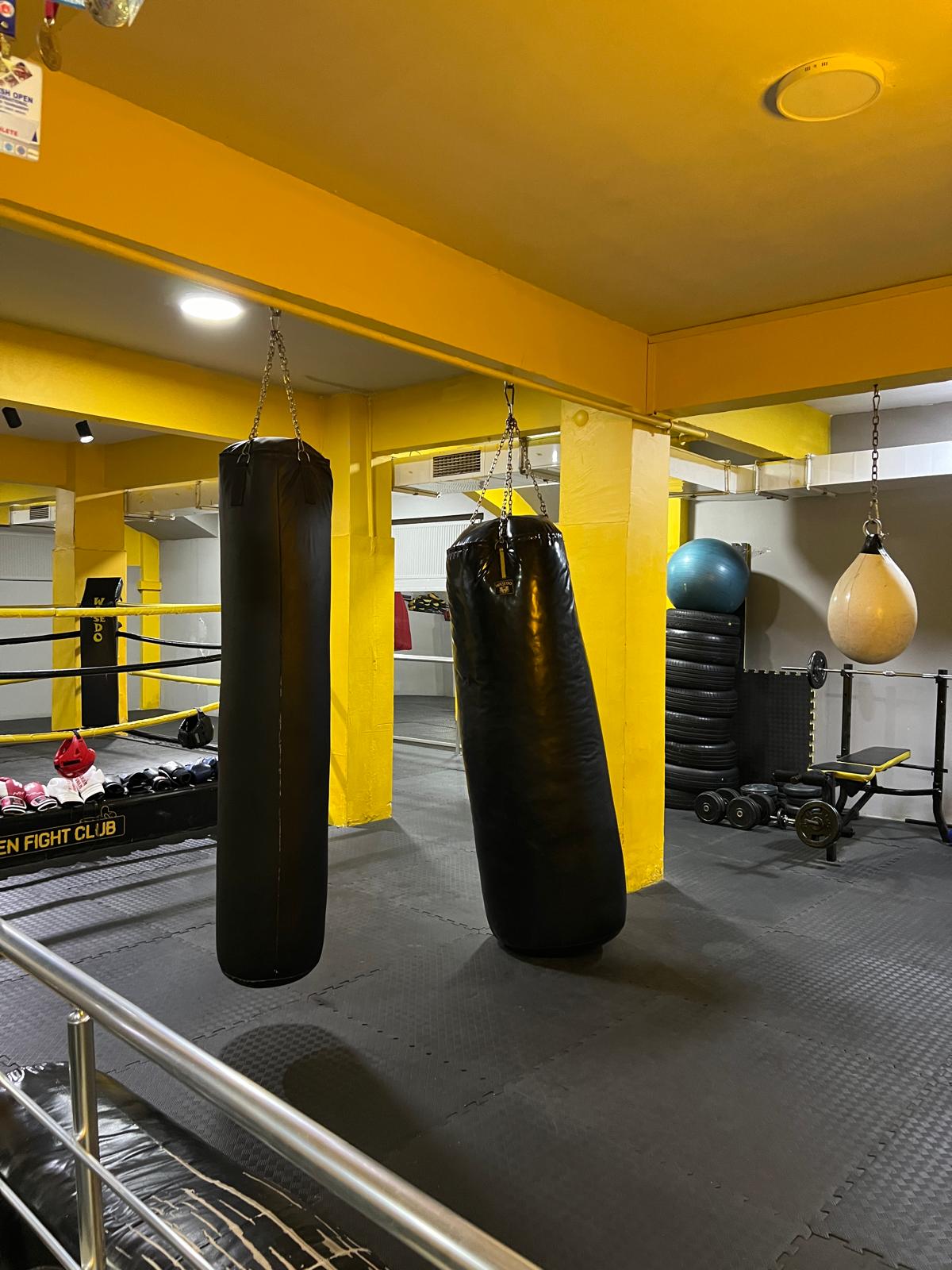 Muay Thai gym, Levent Istanbul, winter 2023